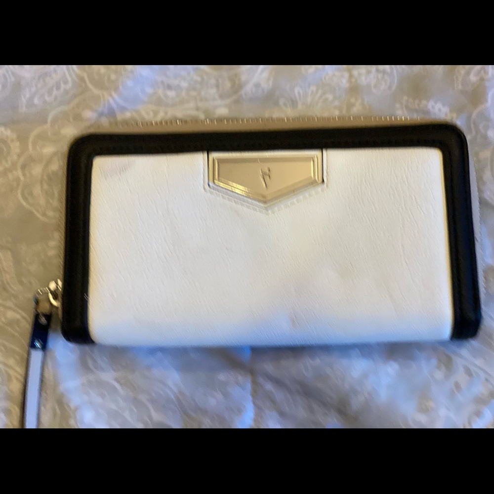 Zip up wallet